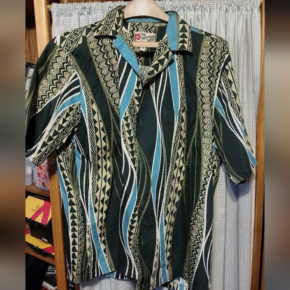 Vintage Hilo Hattie's Hawaiian shirt